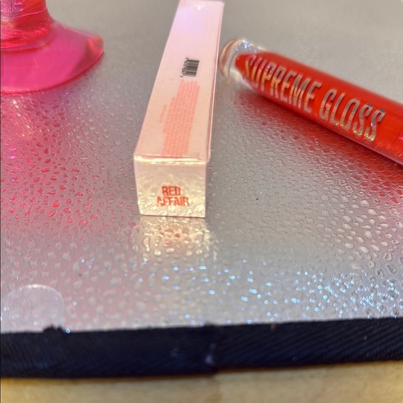 Jeffree Star Red Lipstick Glossy Finish - Picture 4 of 4